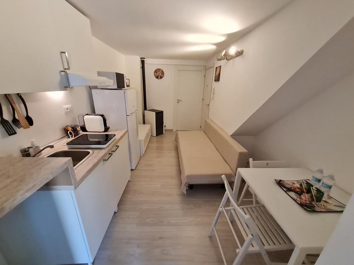 Апартаменты Al Castello - Aeroporto Delle Marche - Ancona Фальконара-Мариттима Экстерьер фото